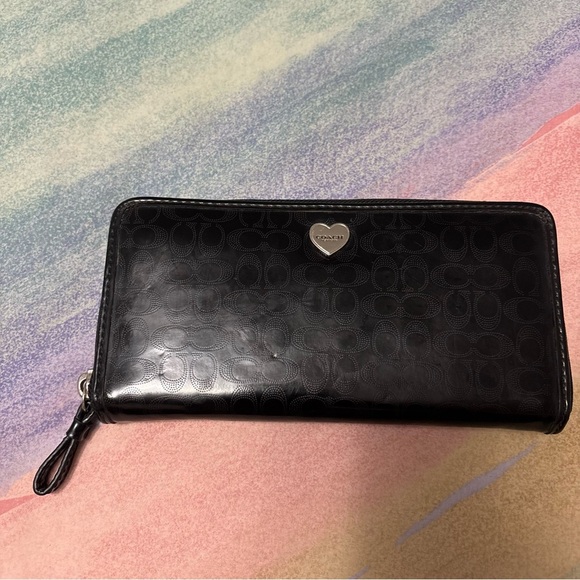 COACH Embossed Black Liquid Gloss Signature Wallet F49508 Zip Around - Picture 1 of 6